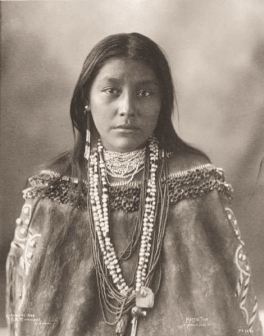  Religion des Indiens Femme-apache